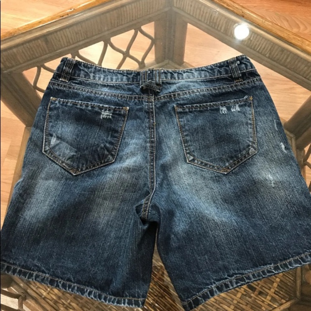 Short - Picture 2 of 3